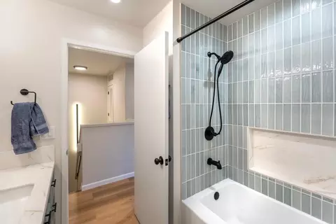 Bath - 504 Ocean Ave 2, Monterey, CA 93940 photo 2 of 3