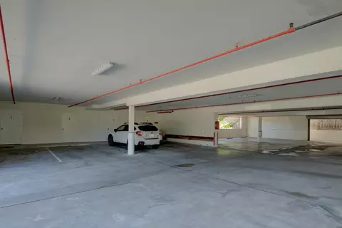 Exterior - 504 Ocean Ave 2, Monterey, CA 93940 photo 4 of 4