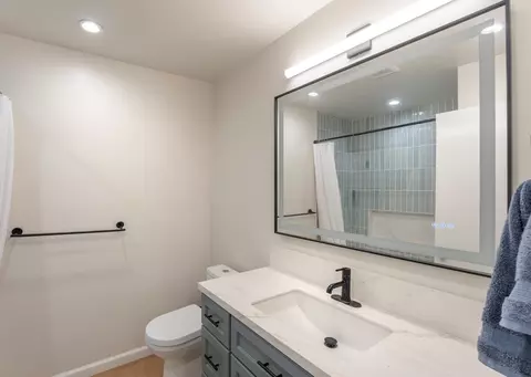Bath - 504 Ocean Ave 2, Monterey, CA 93940 photo 3 of 3