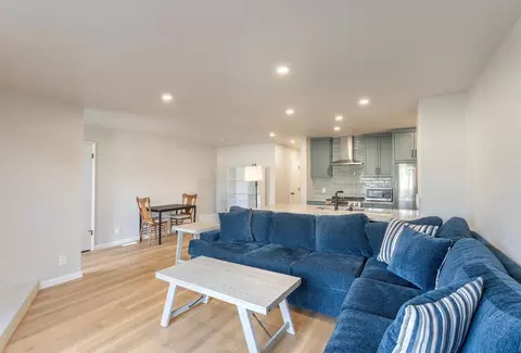 Living - 504 Ocean Ave 2, Monterey, CA 93940 photo 1 of 2