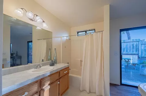 Bath - 1524 Elm Ave, Seaside, CA 93955 photo 2 of 3