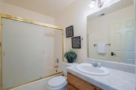 Bath - 1524 Elm Ave, Seaside, CA 93955 photo 3 of 3