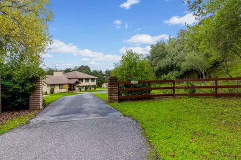 11900 Old Coach Rd, Gilroy, CA 95020