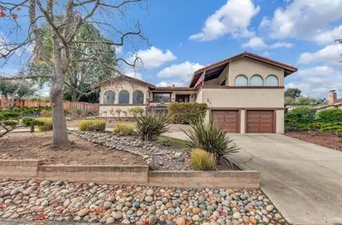 130 Georges Dr, Hollister, CA 95023