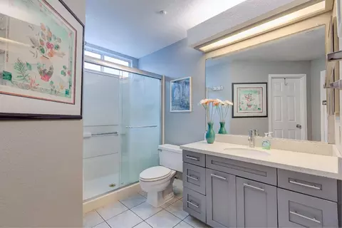 Bath - 559 Topley Ct, Vallejo, CA 94591 photo 3 of 3