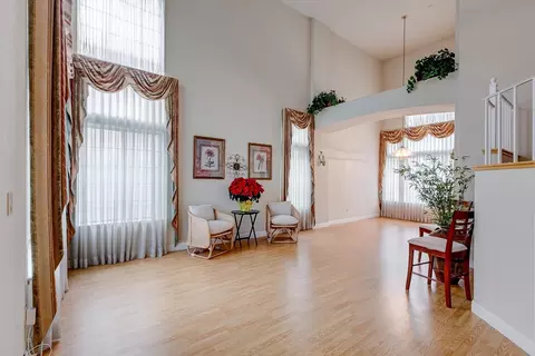 Living - 559 Topley Ct, Vallejo, CA 94591 photo 1 of 4