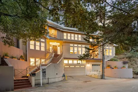 2220 Arrowhead Dr, Oakland, CA 94611