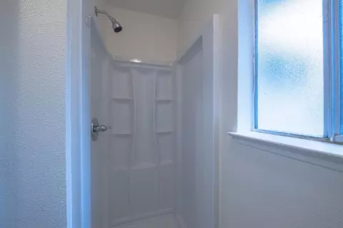 Bath - 18924 Vierra Canyon Rd, Prunedale, CA 93907 photo 4 of 4