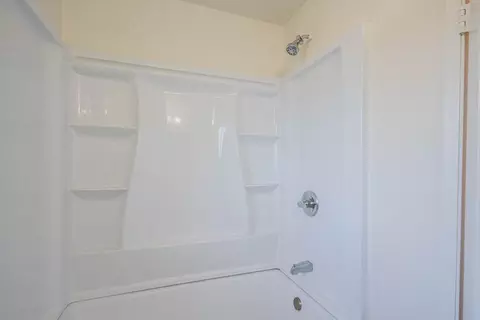Bath - 18924 Vierra Canyon Rd, Prunedale, CA 93907 photo 2 of 4