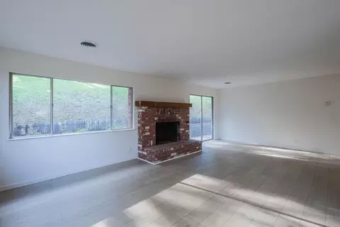 Living - 18924 Vierra Canyon Rd, Prunedale, CA 93907 photo 3 of 5