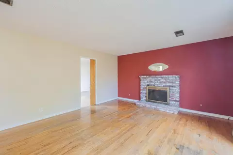 Living - 826 Central Ave, Salinas, CA 93901 photo 4 of 4