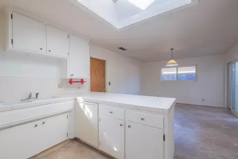 Kitchen - 826 Central Ave, Salinas, CA 93901 photo 2 of 3