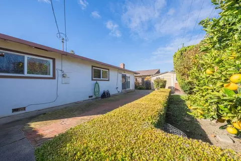 Exterior - 826 Central Ave, Salinas, CA 93901 photo 8 of 9