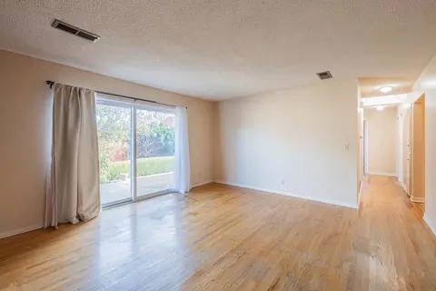 Living - 826 Central Ave, Salinas, CA 93901 photo 3 of 4