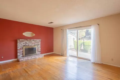 Living - 826 Central Ave, Salinas, CA 93901 photo 1 of 4
