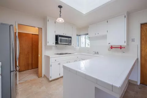 Kitchen - 826 Central Ave, Salinas, CA 93901 photo 1 of 3