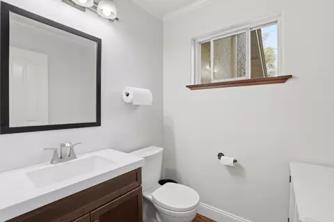 Bath - 7460 Miller Ave, Gilroy, CA 95020 photo 1 of 4