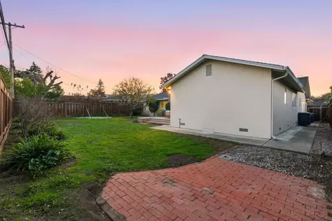 1747 Walnut Dr, Mountain View, CA 94040 photo 34