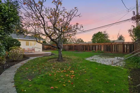 1747 Walnut Dr, Mountain View, CA 94040 photo 5