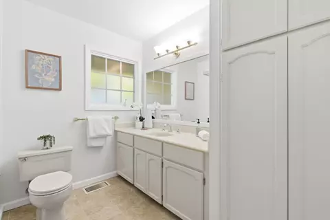 1747 Walnut Dr, Mountain View, CA 94040 photo 28