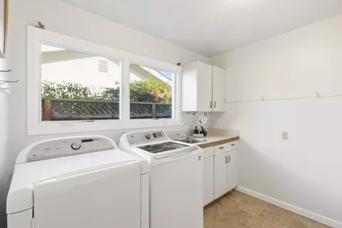 1747 Walnut Dr, Mountain View, CA 94040 photo 29