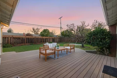 1747 Walnut Dr, Mountain View, CA 94040 photo 32