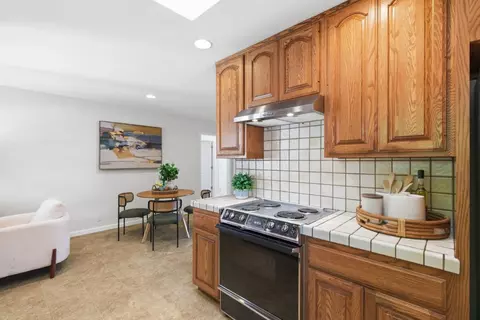 1747 Walnut Dr, Mountain View, CA 94040 photo 17