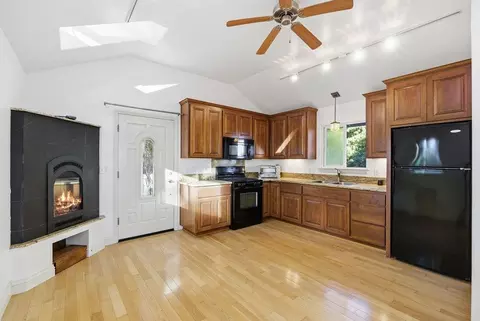 Kitchen - 132 Pax Place Ct, Aptos, CA 95003 photo 5 of 5