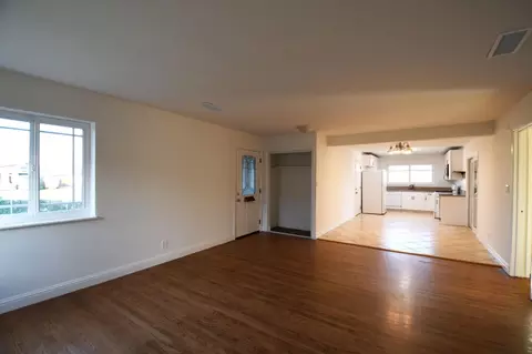Living - 522 E Alvin Dr, Salinas, CA 93906 photo 3 of 6