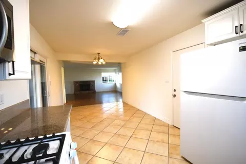 Kitchen - 522 E Alvin Dr, Salinas, CA 93906 photo 1 of 7
