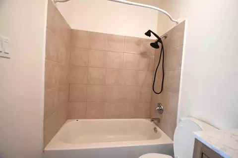 Bath - 522 E Alvin Dr, Salinas, CA 93906 photo 4 of 4
