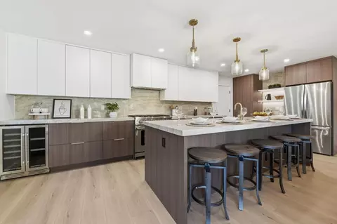 315 W Meadow Dr, Palo Alto, CA 94306