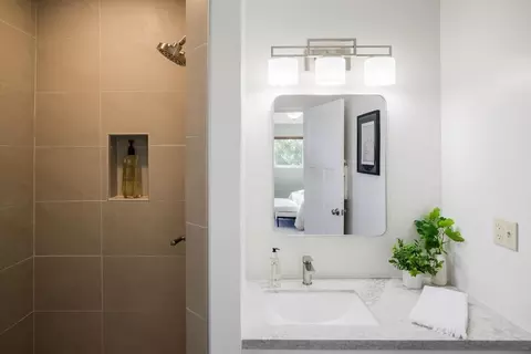 Bath - 602 Navarra Dr, Scotts Valley, CA 95066 photo 6 of 7