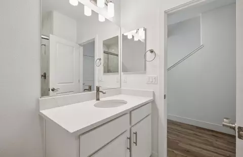 Bath - 1357 Lilac Way, Milpitas, CA 95035 photo 3 of 10