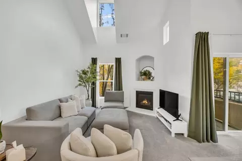 1300 Riva Dr 7, West Sacramento, CA 95691