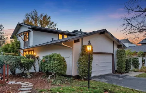 2426 Sharon Oaks Dr, Menlo Park, CA 94025