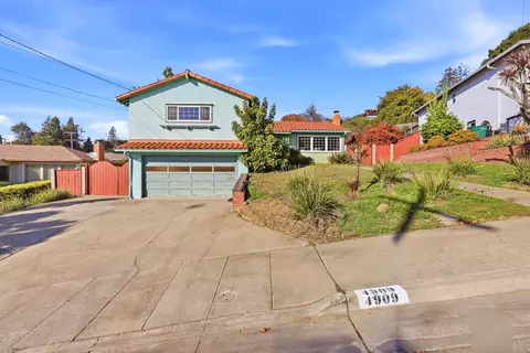 4909 Stacy St, Oakland, CA 94605