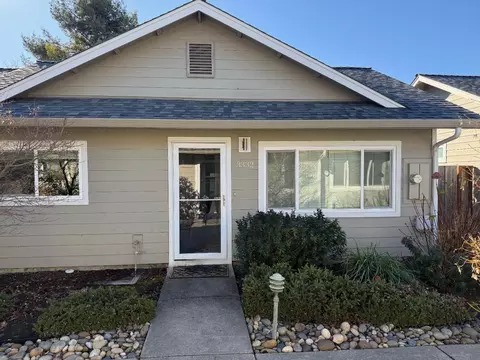 3332 Mission Dr, Santa Cruz, CA 95065