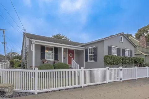 801 Laurel Ave, Pacific Grove, CA 93950