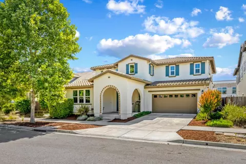 9850 Bobcat Ct, Gilroy, CA 95020