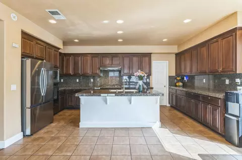 Kitchen - 1512 Marigold Dr, Patterson, CA 95363 photo 1 of 1