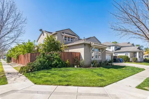 Exterior - 1512 Marigold Dr, Patterson, CA 95363 photo 2 of 3