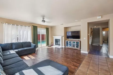 Living - 1512 Marigold Dr, Patterson, CA 95363 photo 1 of 2