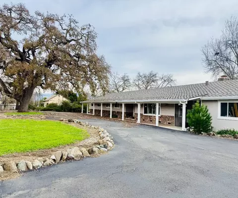 870 W Edmundson Ave, Morgan Hill, CA 95037