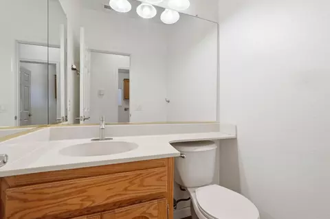 Bath - 1672 Bailey Dr, Ripon, CA 95366 photo 1 of 5
