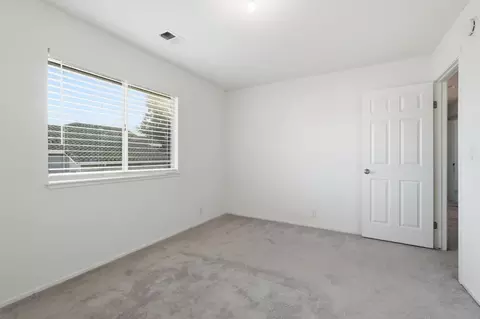 Bedroom - 1672 Bailey Dr, Ripon, CA 95366 photo 8 of 15