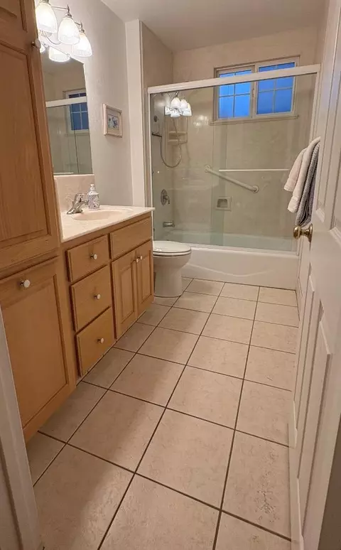 Bath - 233 E Taylor Ave, Sunnyvale, CA 94085 photo 2 of 2