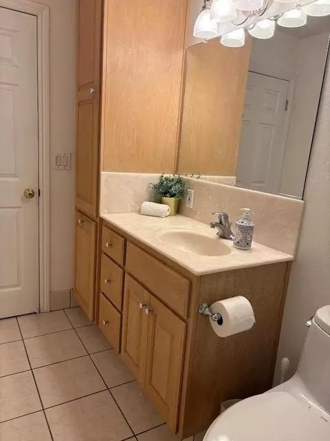 Bath - 233 E Taylor Ave, Sunnyvale, CA 94085 photo 1 of 2