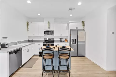 Kitchen - 851 Mora Cir, Soledad, CA 93960 photo 2 of 4