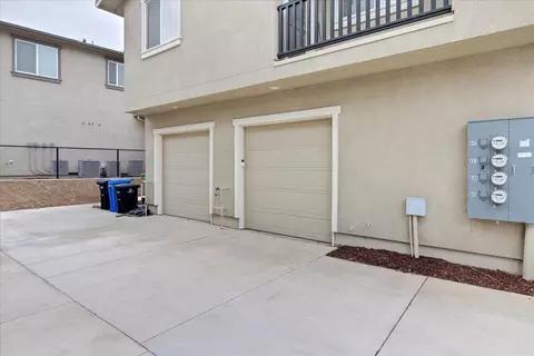 Exterior - 851 Mora Cir, Soledad, CA 93960 photo 5 of 6